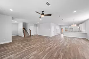 10907 Rochelle Ct, Grand Prairie, TX 76065 - Photo 9