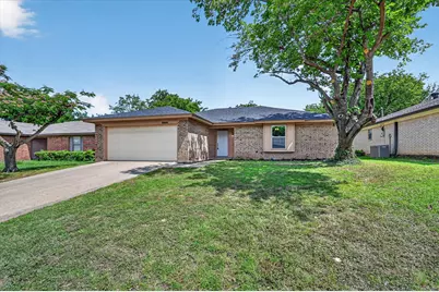 3200 S Meadow Drive, Fort Worth, TX 76133 - Photo 1