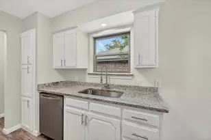 3200 S Meadow Dr, Fort Worth, TX 76133 - Photo 11