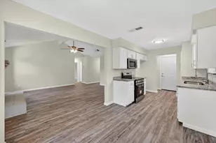 3200 S Meadow Dr, Fort Worth, TX 76133 - Photo 9