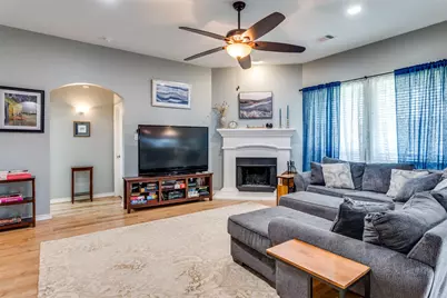 9209 Hunters Court, White Settlement, TX 76108 - Photo 5