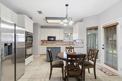 1214 Holly Hill Drive, Grand Prairie, TX 75052 - Photo 13