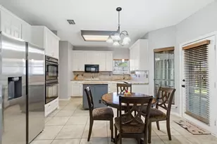 1214 Holly Hill Dr, Grand Prairie, TX 75052 - Photo 13