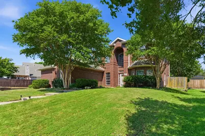 1214 Holly Hill Drive, Grand Prairie, TX 75052 - Photo 3