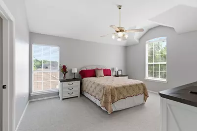1214 Holly Hill Drive, Grand Prairie, TX 75052 - Photo 19