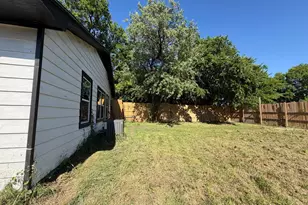 2028 E Jones St, Sherman, TX 75090 - Photo 21