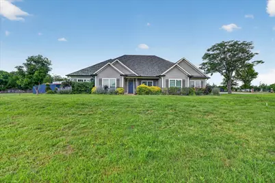 18020 Cindys Lane, Justin, TX 76247 - Photo 5