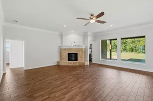1101 W Iberian Ct, Granbury, TX 76048 - Photo 9