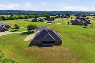 1101 W Iberian Ct, Granbury, TX 76048 - Photo 33