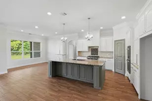 1101 W Iberian Ct, Granbury, TX 76048 - Photo 11