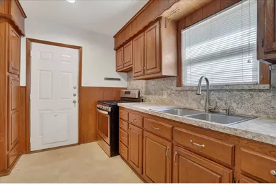 4309 Curzon Avenue, Fort Worth, TX 76107 - Photo 9
