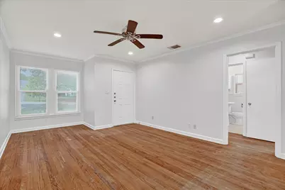 4309 Curzon Avenue, Fort Worth, TX 76107 - Photo 3
