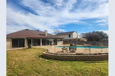 5776 Fenway Court, Haltom City, TX 76137 - Photo 5
