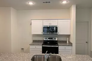 1637 Shadow Hawk Dr, Fort Worth, TX 76052 - Photo 7