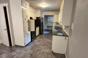 744 Willow St, Hurst, TX 76053 - Photo 15