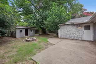 744 Willow St, Hurst, TX 76053 - Photo 27