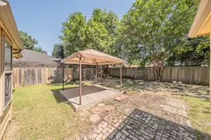 829 Brentwood Dr, Grand Prairie, TX 75052 - Photo 37