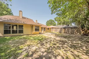 829 Brentwood Dr, Grand Prairie, TX 75052 - Photo 39