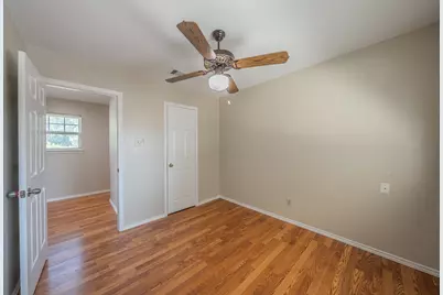 829 Brentwood Drive, Grand Prairie, TX 75052 - Photo 31
