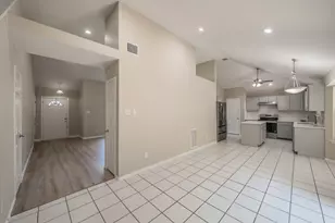 829 Brentwood Dr, Grand Prairie, TX 75052 - Photo 17