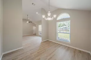 829 Brentwood Dr, Grand Prairie, TX 75052 - Photo 29