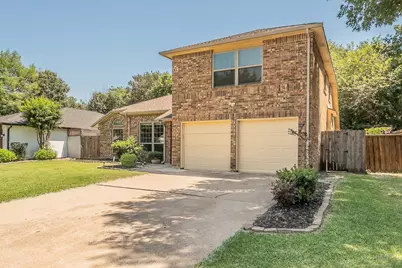 829 Brentwood Drive, Grand Prairie, TX 75052 - Photo 3