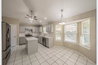 829 Brentwood Drive, Grand Prairie, TX 75052 - Photo 7