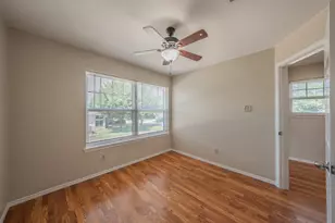 829 Brentwood Dr, Grand Prairie, TX 75052 - Photo 33
