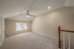 829 Brentwood Dr, Grand Prairie, TX 75052 - Photo 13