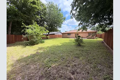 1409 Rosewood Lane, Arlington, TX 76010 - Photo 17