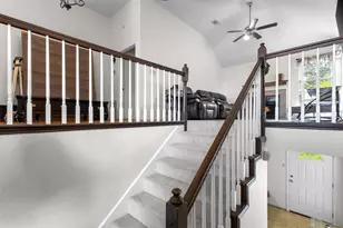 704 Meadowcreek Ct, Garland, TX 75043 - Photo 3