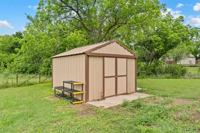 608 W Spring Street, West, TX 76691 - Photo 21