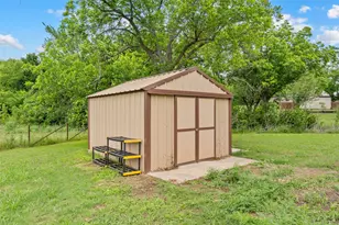 608 W Spring St, West, TX 76691 - Photo 21