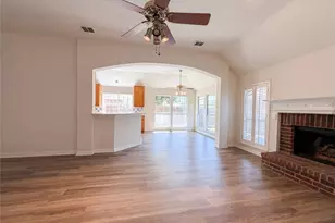 2817 Ingram Dr, Grand Prairie, TX 75052 - Photo 9