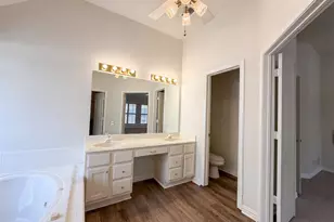2817 Ingram Dr, Grand Prairie, TX 75052 - Photo 15