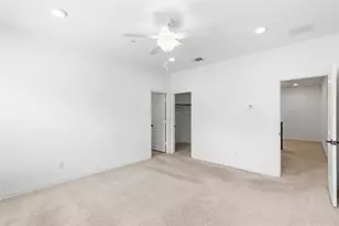 9924 Hennings St, Irving, TX 75063 - Photo 17