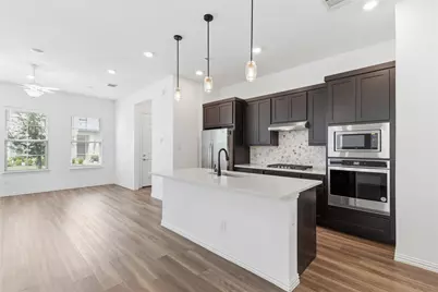 9924 Hennings Street, Irving, TX 75063 - Photo 9