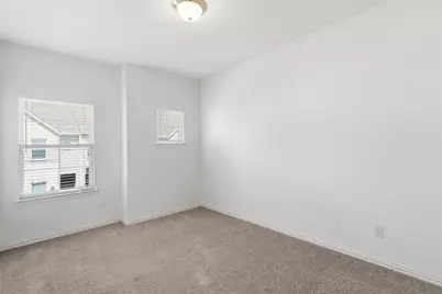 9924 Hennings Street, Irving, TX 75063 - Photo 13