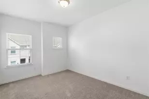 9924 Hennings St, Irving, TX 75063 - Photo 13