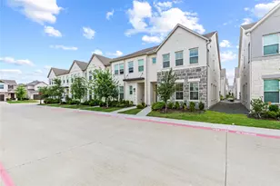 9924 Hennings St, Irving, TX 75063 - Photo 5