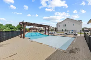 9924 Hennings St, Irving, TX 75063 - Photo 3