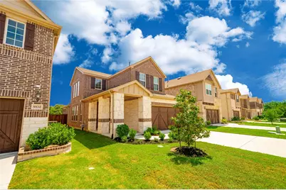 9828 Michael Irvin Street, Irving, TX 75063 - Photo 3