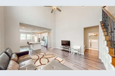 9828 Michael Irvin Street, Irving, TX 75063 - Photo 5