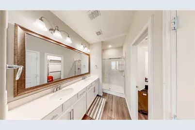 9828 Michael Irvin Street, Irving, TX 75063 - Photo 17