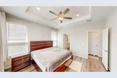 9828 Michael Irvin Street, Irving, TX 75063 - Photo 15