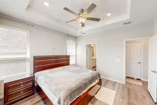 9828 Michael Irvin St, Irving, TX 75063 - Photo 15