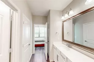 9828 Michael Irvin St, Irving, TX 75063 - Photo 19