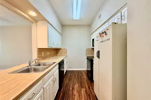 404 Benjamin St, Denton, TX 76207 - Photo 5