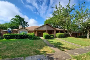10212 Hillhouse Ln, Dallas, TX 75227 - Photo 1