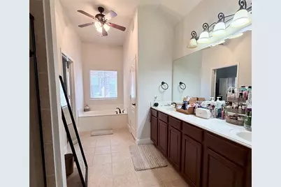 10261 Limbercost Lane, Frisco, TX 75035 - Photo 11